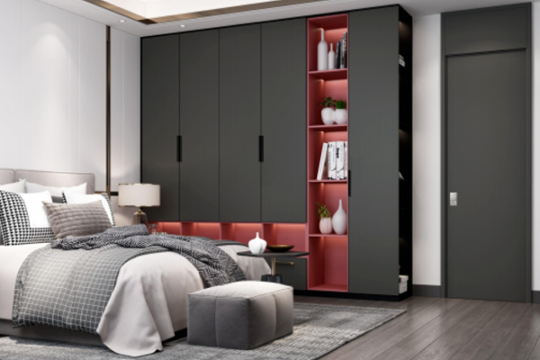 家的质感升级：一扇铝木门，藏着生活的精致与安心